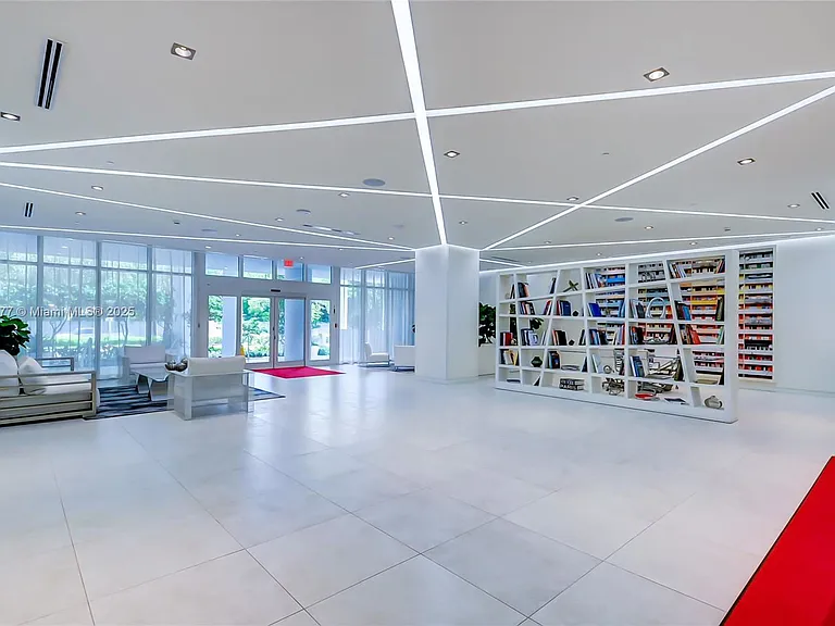 4250 Biscayne Blvd #918 — Photo 31