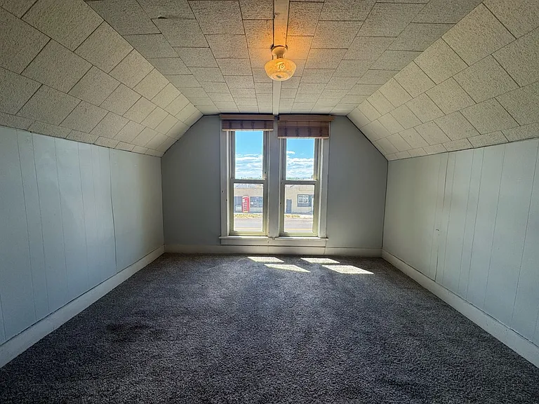 317 S Cedar St — Photo 6