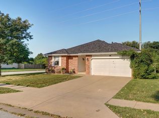 1207 N Ohara Ave, Springfield, MO 65803