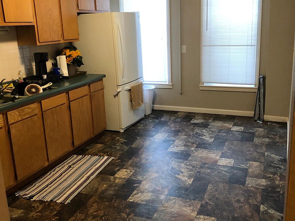 1st image of 115 W 11th St #303