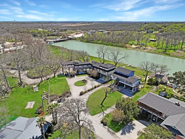 174 Lakeside Drive, Seguin, TX 78155