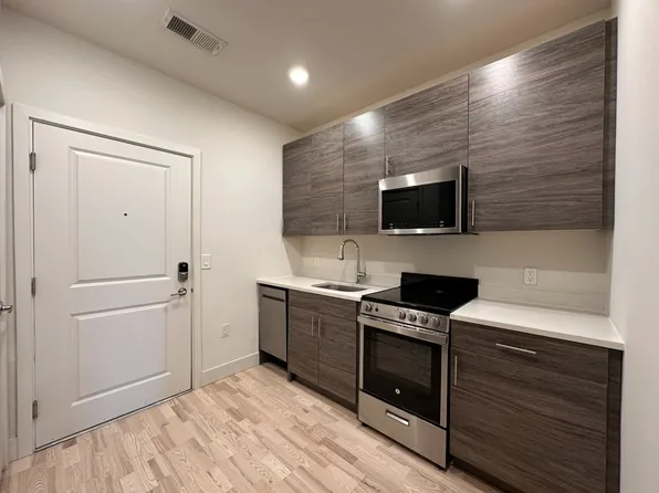 400 Claremont Avenue image 124 of 130