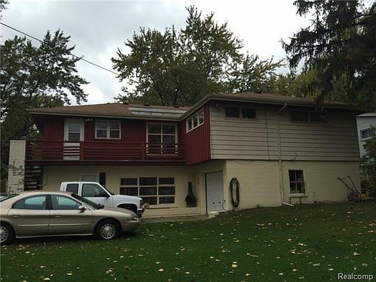 2nd image of 15500 Foch St