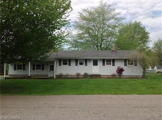 214 E Circle View Dr, New Middletown, OH 44442