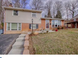 12 Grove Ln, Broomall, PA 19008