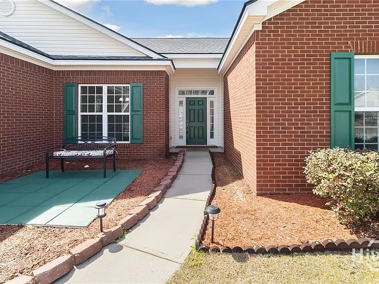 117 Greyfield Cir — Photo 2