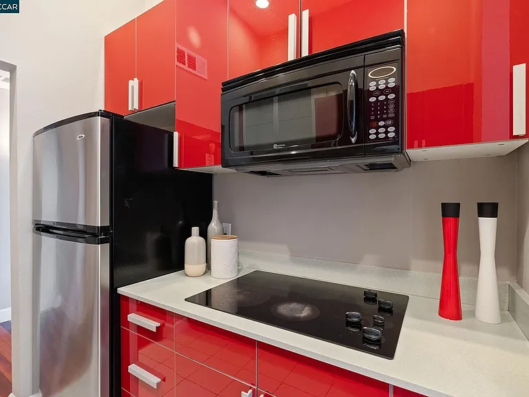 300 N Civic Dr #313 — Photo 5