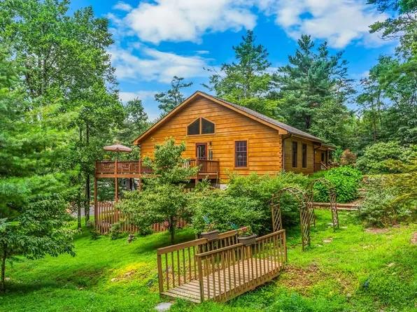 212 Olympus Dr, Fancy Gap, VA 24328