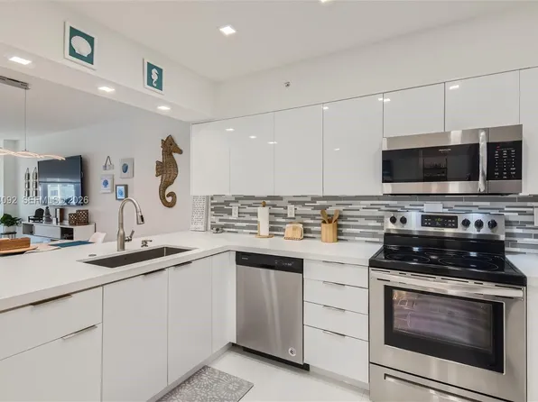 2501 S Ocean Dr, Hollywood, FL