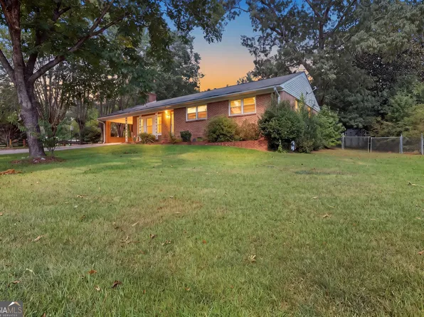 327 Poplar St, Toccoa, GA 30577