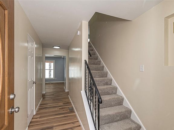 4th image of 4448 Valley View St