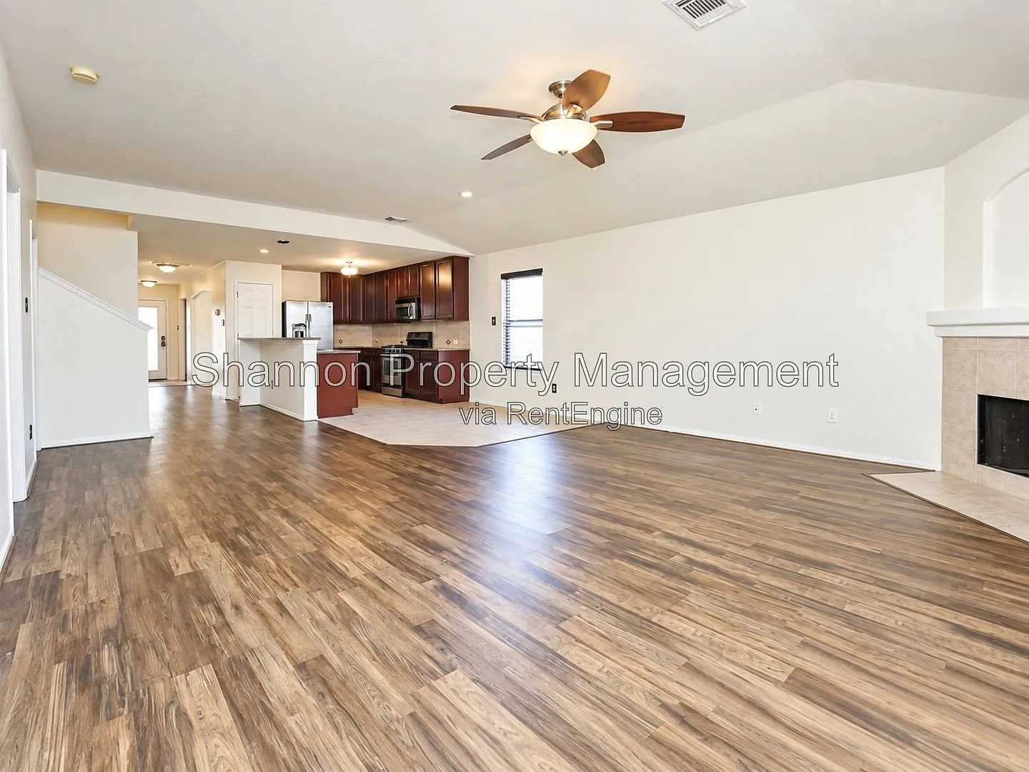 4 bed, 2.5 bath, 2772 sqft, $2,195 — Photo 3