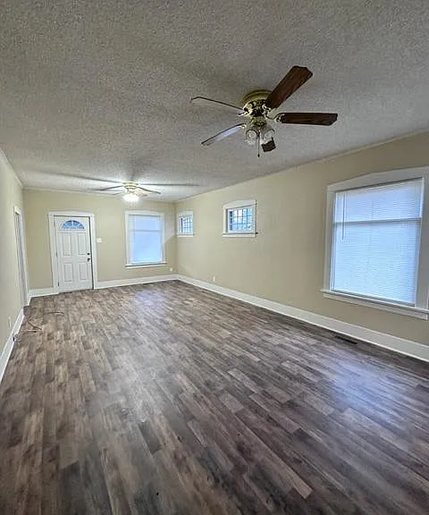1391 SW Brown St — Photo 10