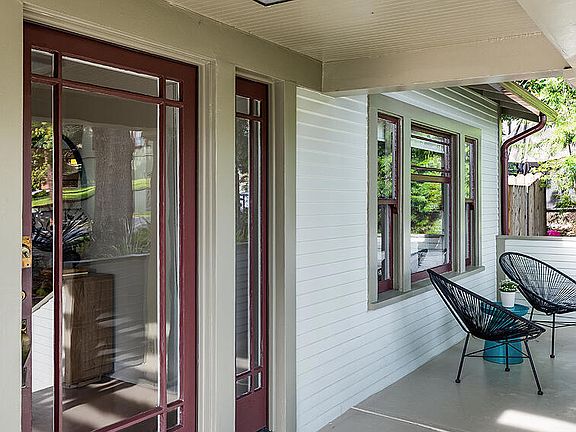 3rd image of 2107 Ridgeview Ave