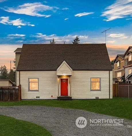 1255 Beach Avenue photo 1
