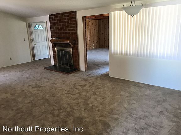 3rd image of 2661 Harcourt Dr