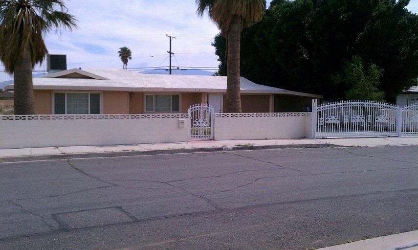 1st image of 297 W Avenida Cerca