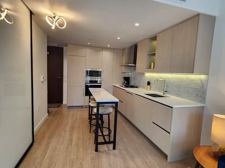 89 Nelson St #707 — Photo 4