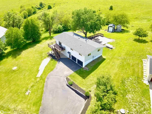 21 Eagle Dr, Grinnell, IA 50112