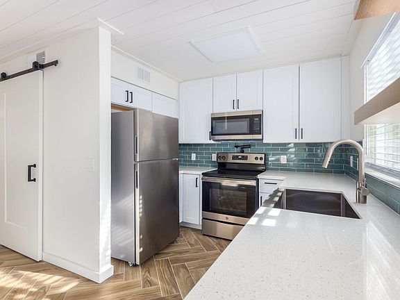 3rd image of 720 S Roosevelt St #11