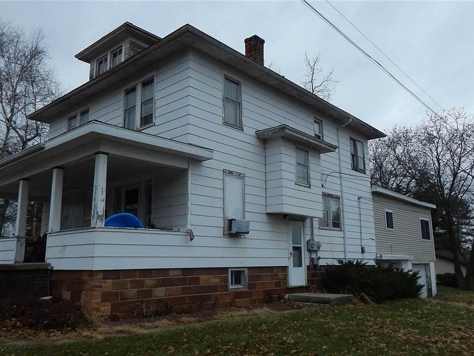 1st image of 102 W Madison St