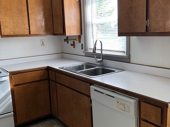 3rd image of 175 N Stinson St #8