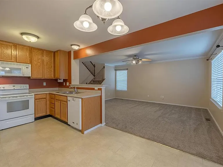 162 Bayhill Village Dr — Photo 11