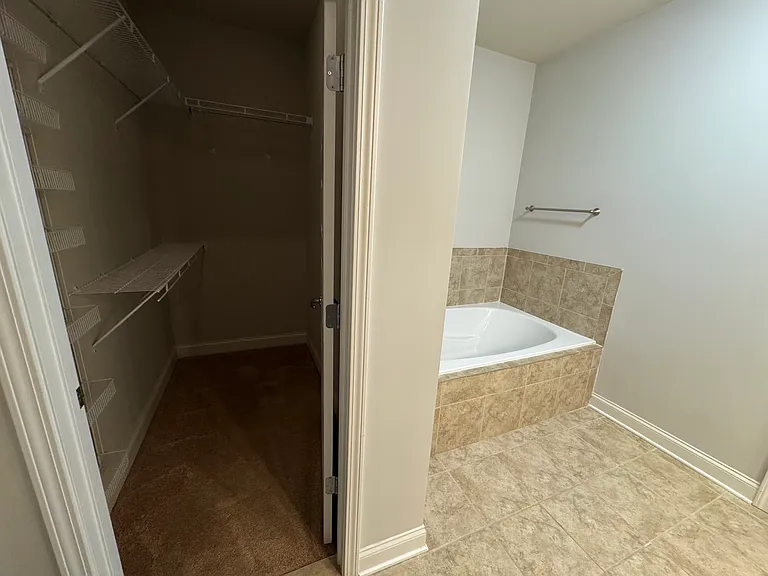 10584 Naramore Ln — Photo 16