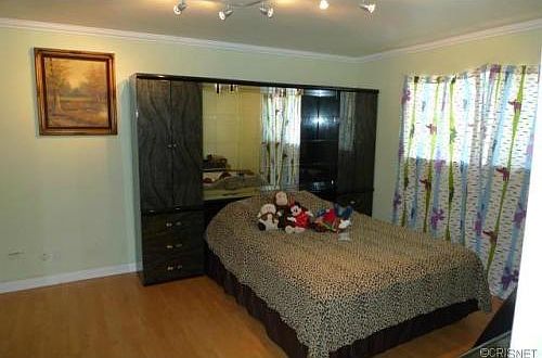 5th image of 1146 E Lexington Dr #13