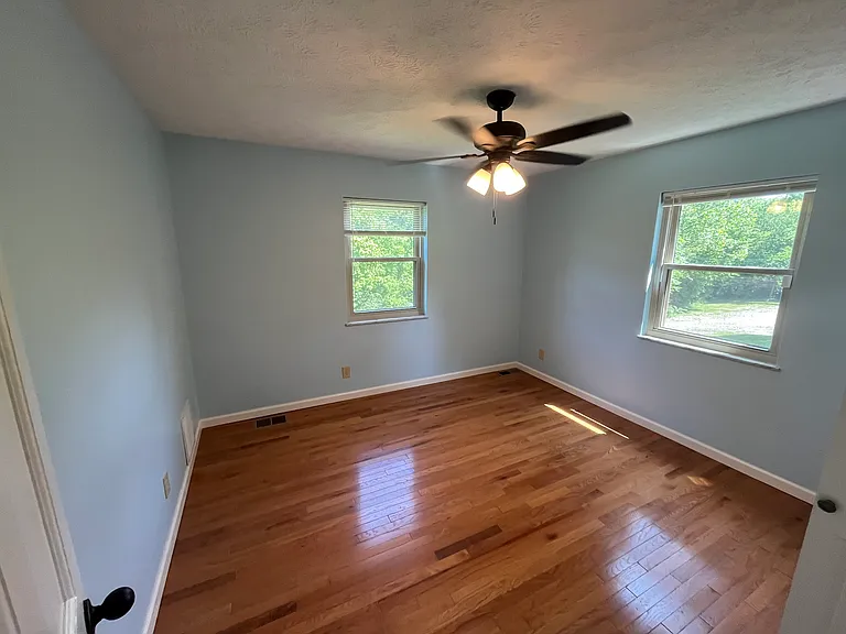 10060 Persimmon Grove Pike — Photo 6
