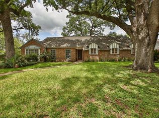 5666 Piping Rock Ln, Houston, TX 77056