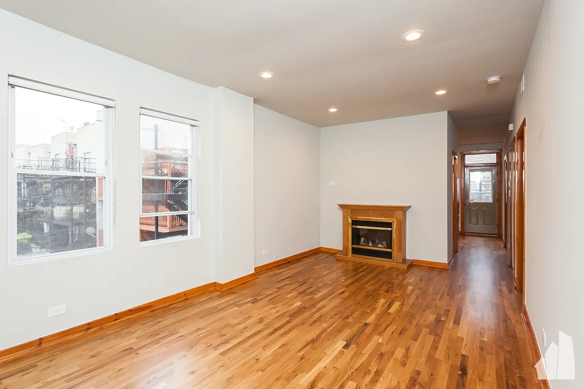 Building Photo - 1521 N Bosworth Ave #2B