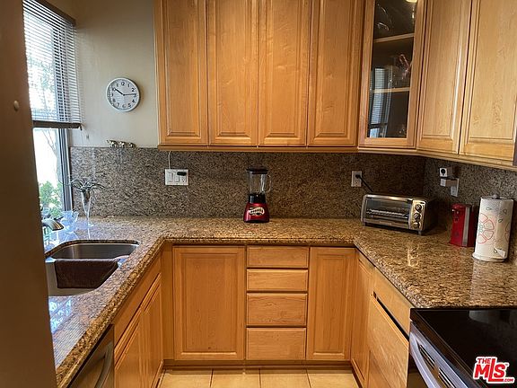5th image of 5625 Windsor Way Unit 111