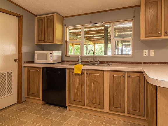 4th image of 1417 Martha Dandridge Cir