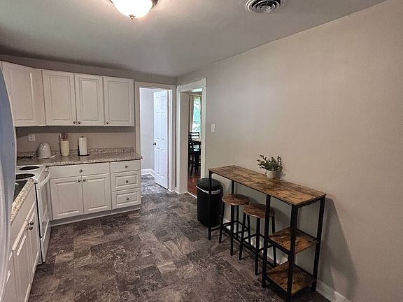 2nd image of 14 Ainsworth Ln