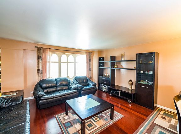 4th image of 6933 N Kedzie Ave APT 1116
