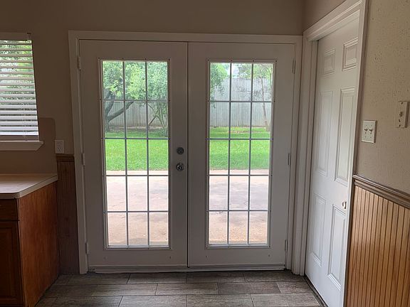 2nd image of 7739 Bunker Wood Ln