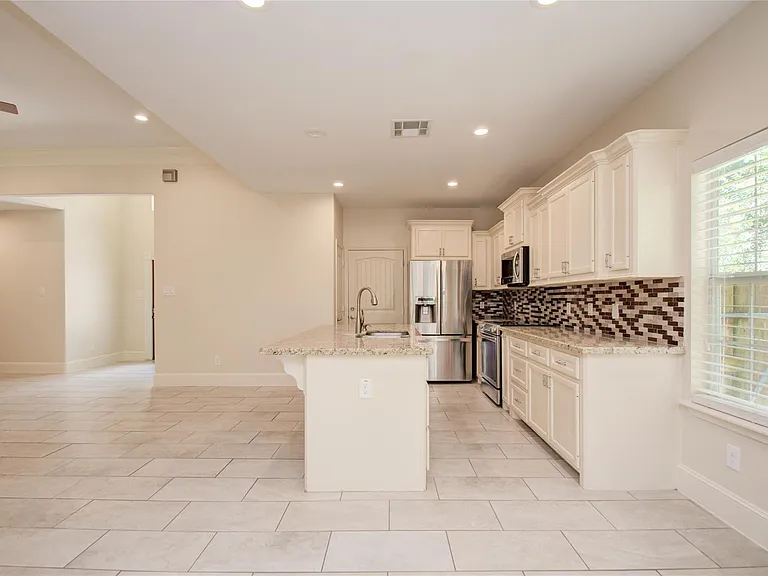 10572 Twin Oak Dr — Photo 9