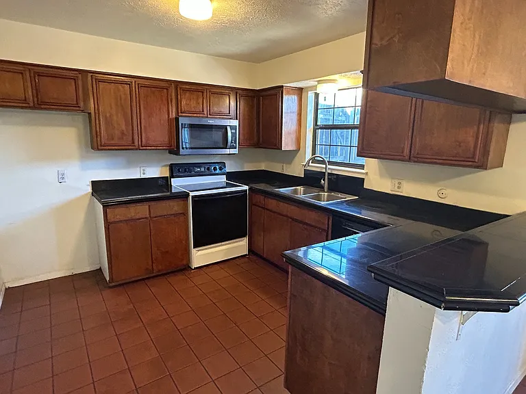 246 Rolling Hills Pl #1 — Photo 8