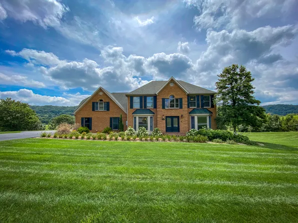 19170 Triple Crown Dr, Abingdon, VA 24211