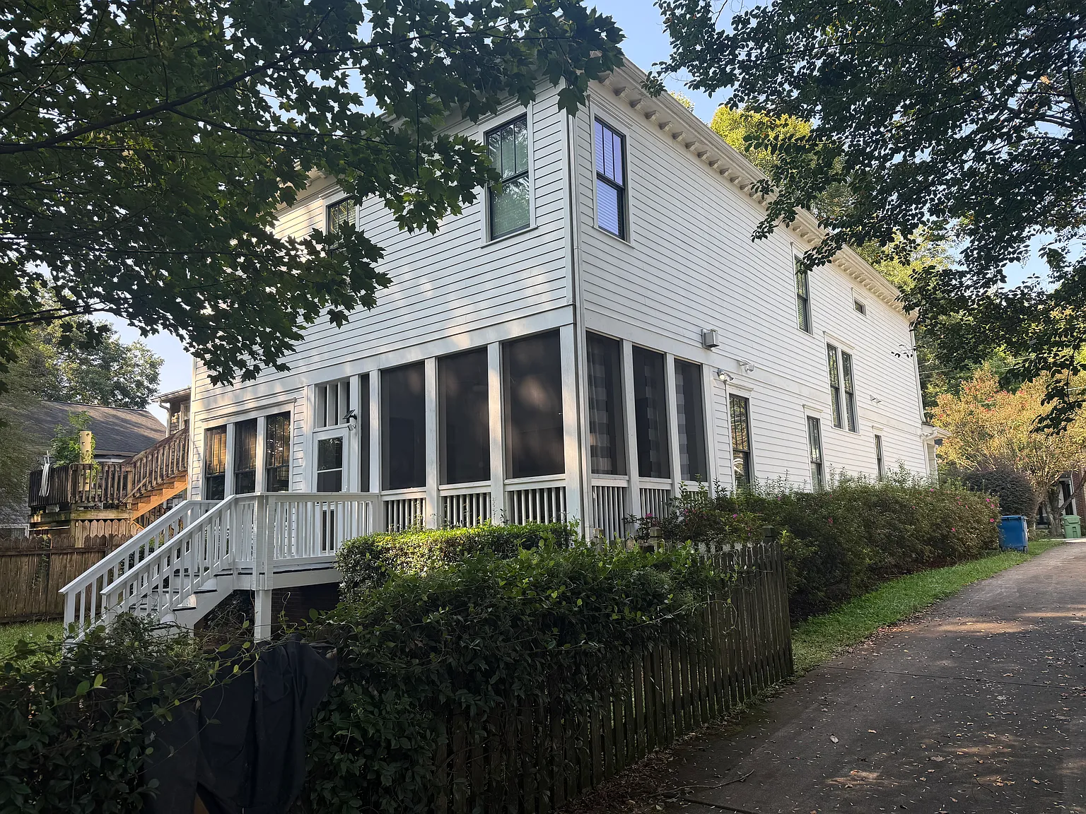 5 bed, 2800 sqft, $4,800 — Photo 3