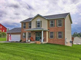 425 Glenville Rd, Hanover, PA 17331