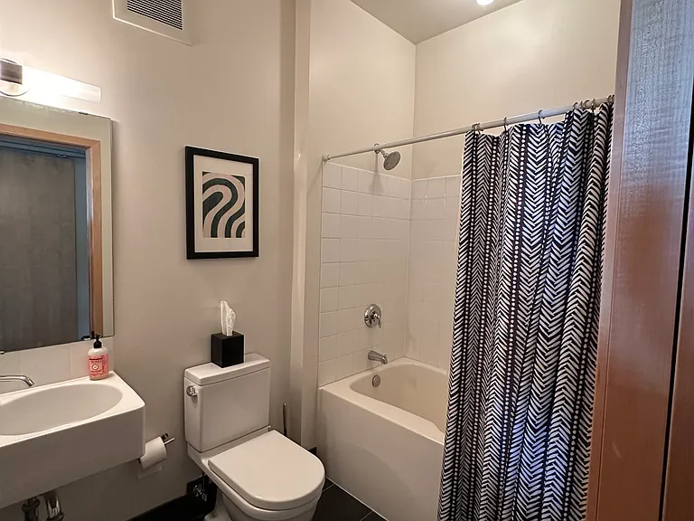 1211 Lagoon Ave #402 — Photo 6