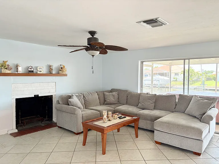 381 De Lido Ct — Photo 11