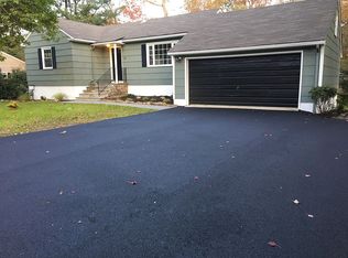 21 Hunter St, Succasunna, NJ 07876