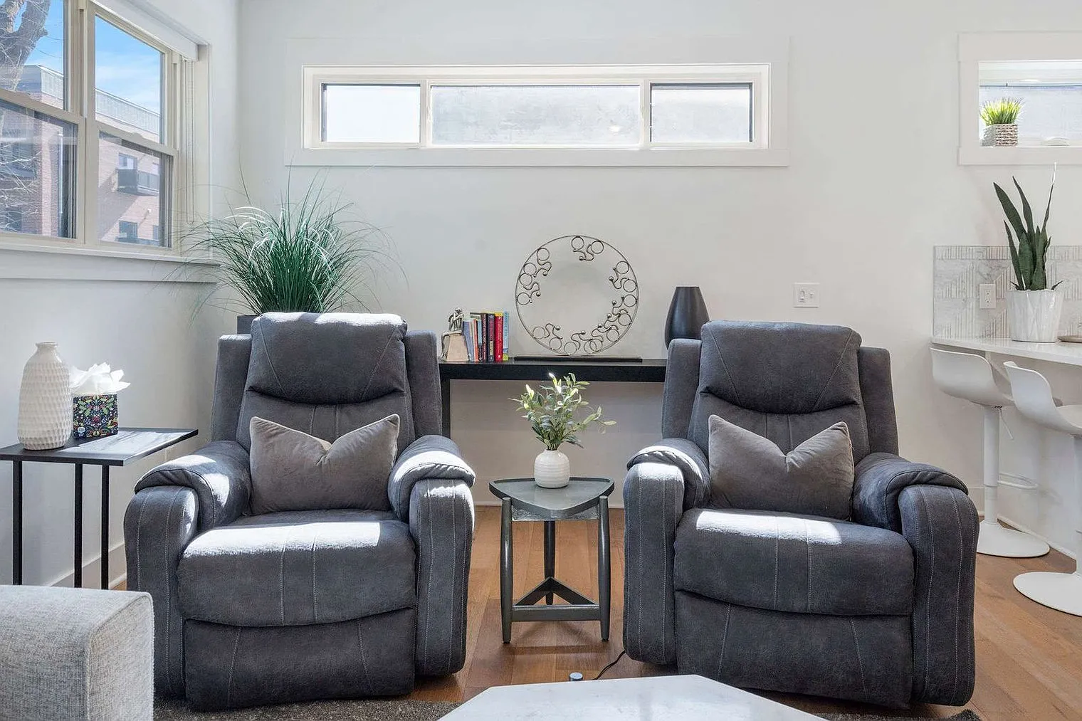 2 bed, 2.0 bath, $4,460 — Photo 2