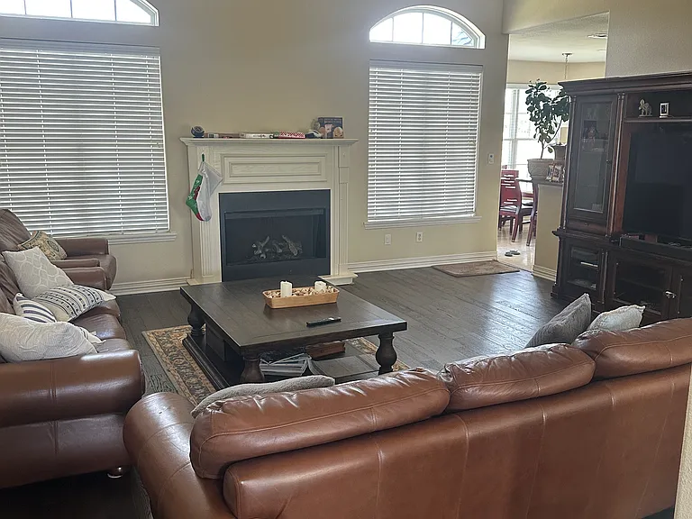 1580 Cream Level Rd — Photo 3