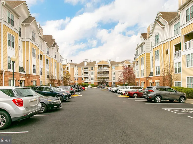 2204 Westcourt Ln #306 — Photo 4