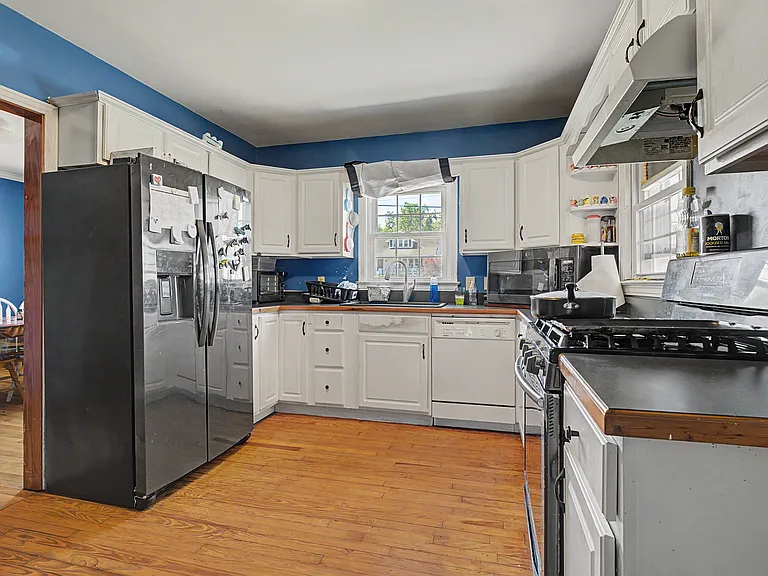 342 W Old Cross Rd — Photo 4