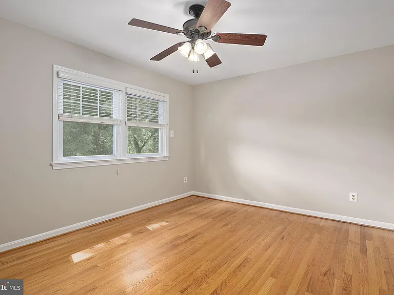 2542 N Wakefield St — Photo 33